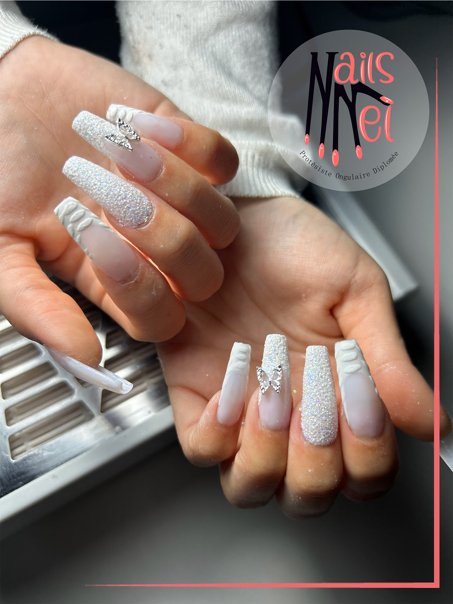 pose américaine réalisée à Hénin-Beaumont par Mélanie, prothésiste ongulaire, blanc neige